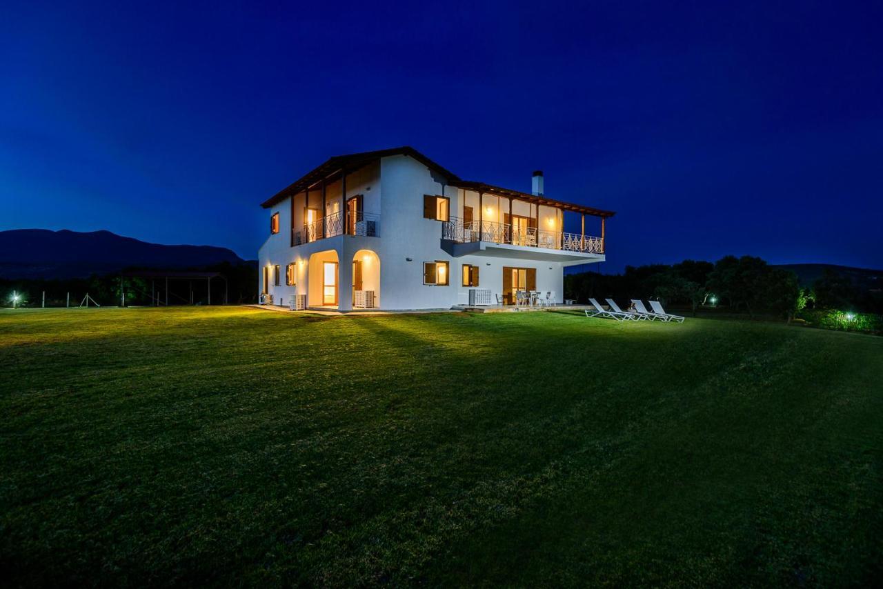 Finisia House Lägenhet Elia  Exteriör bild